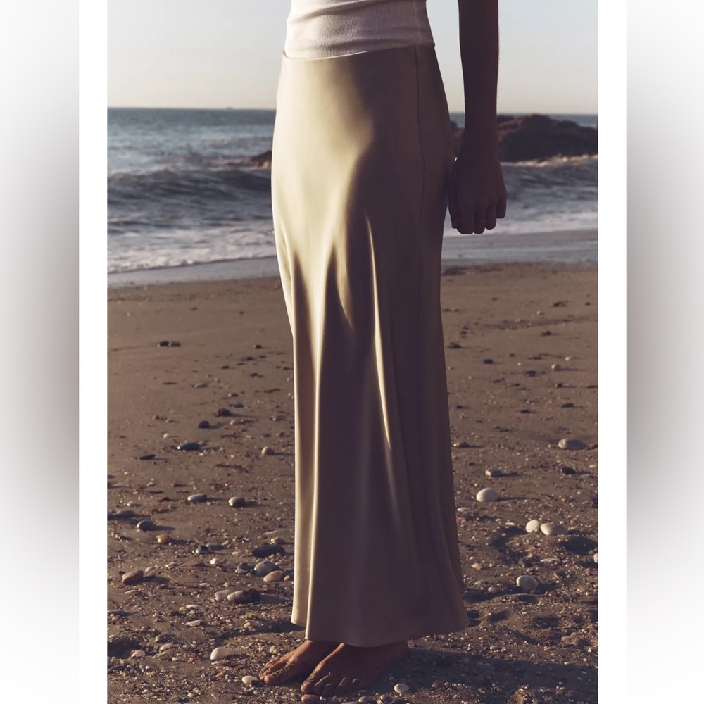 NWT ZARA Elegant Tan Satin Skirt - Picture 2 of 7